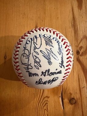 NY Mets Team facsimile signed Baseball 2005?